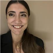 Neolaureata in giurisprudenza impartisce lezioni di diritto, inglese, italiano, storia e geografia